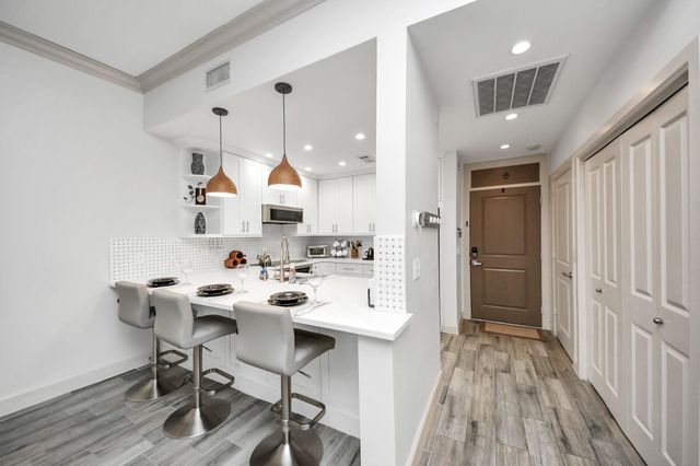 1900 Genesee Street 204, Houston, TX 77006