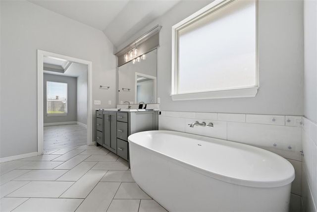 13317 NW 7th Court, Yukon, OK 73099