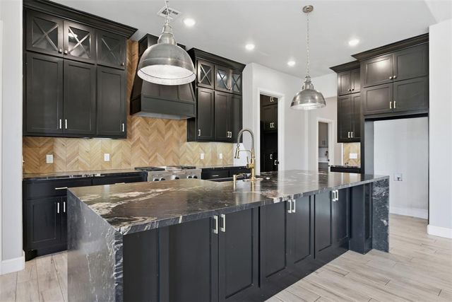 13317 NW 7th Court, Yukon, OK 73099