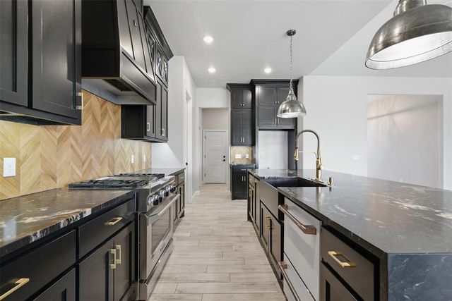 13317 NW 7th Court, Yukon, OK 73099