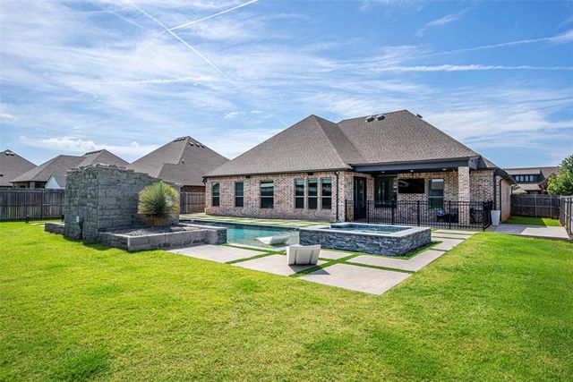 13317 NW 7th Court, Yukon, OK 73099