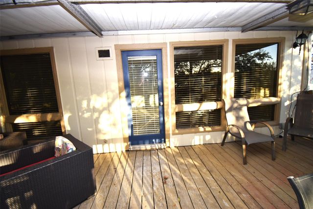 82 Harbor Lane, Kemah, TX 77565