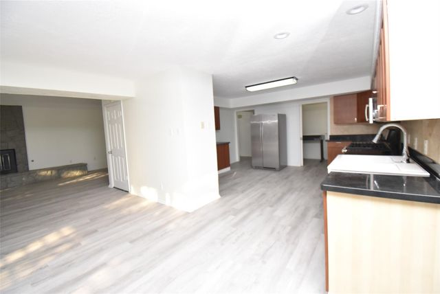 82 Harbor Lane, Kemah, TX 77565