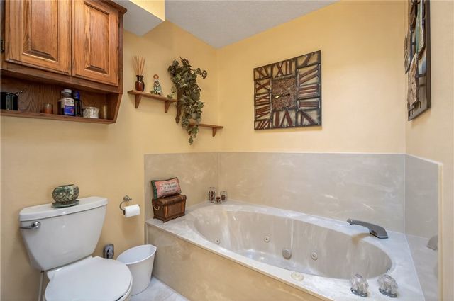 20 Eyemouth Drive, Bella Vista, AR 72715