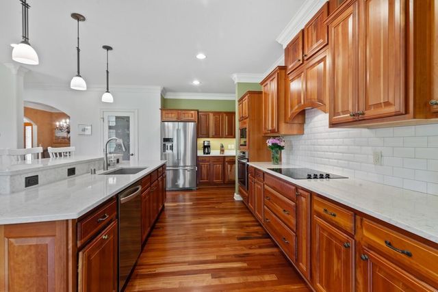 1240 Four Winds WAY, Hartland, WI 53029