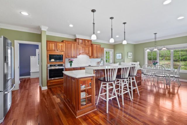 1240 Four Winds WAY, Hartland, WI 53029