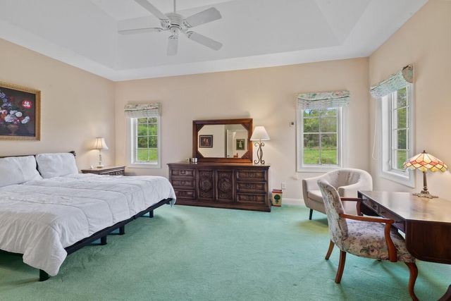 1240 Four Winds WAY, Hartland, WI 53029