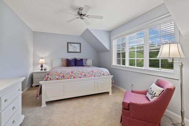 1240 Four Winds WAY, Hartland, WI 53029