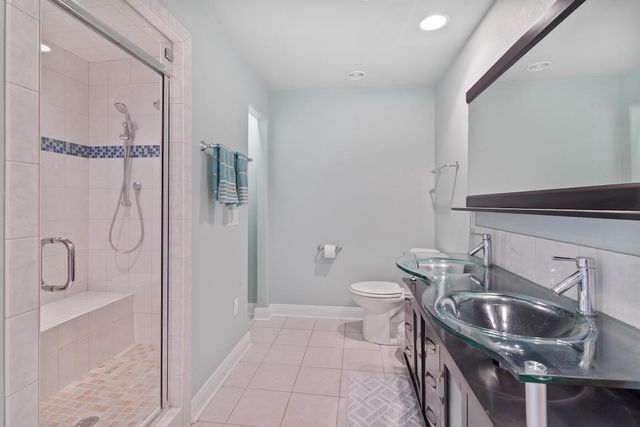 1240 Four Winds WAY, Hartland, WI 53029