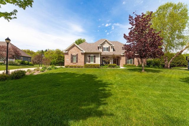 1240 Four Winds WAY, Hartland, WI 53029