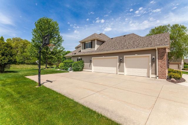 1240 Four Winds WAY, Hartland, WI 53029