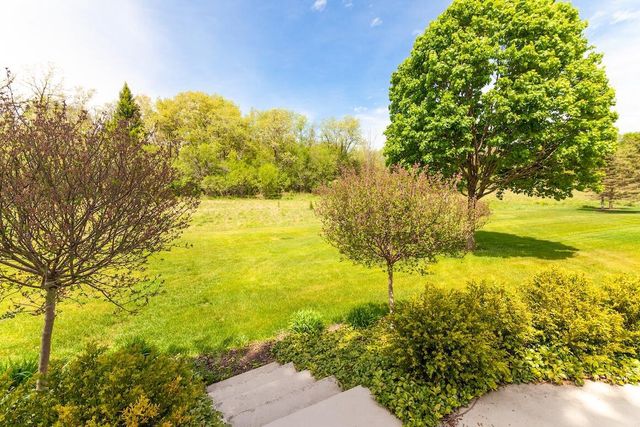 1240 Four Winds WAY, Hartland, WI 53029