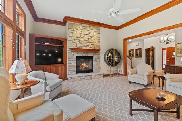 1240 Four Winds WAY, Hartland, WI 53029