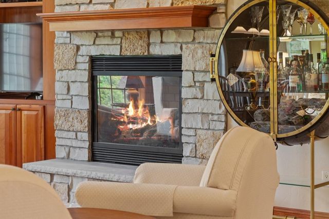 1240 Four Winds WAY, Hartland, WI 53029