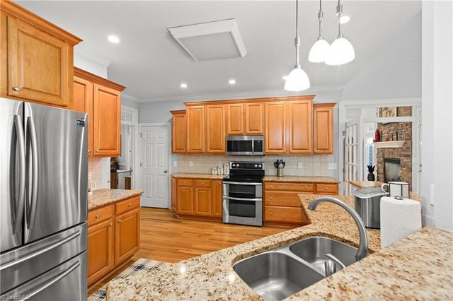 5111 Spiral Wood Drive, Clemmons, NC 27012