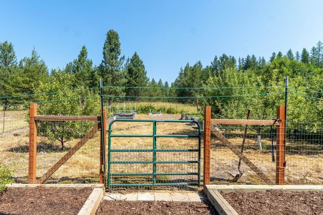 1381 Little Twin Lakes Rd, Colville, WA 99114