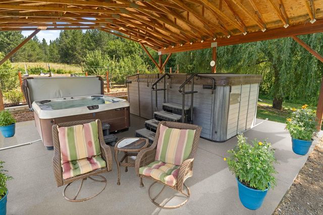 1381 Little Twin Lakes Rd, Colville, WA 99114