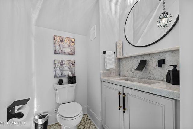 527 Sandy Hook Drive, Pass Christian, MS 39571