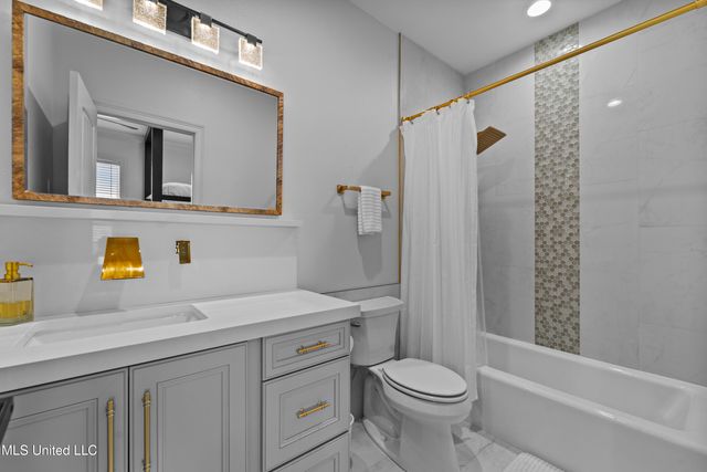 527 Sandy Hook Drive, Pass Christian, MS 39571