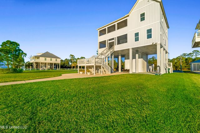 527 Sandy Hook Drive, Pass Christian, MS 39571