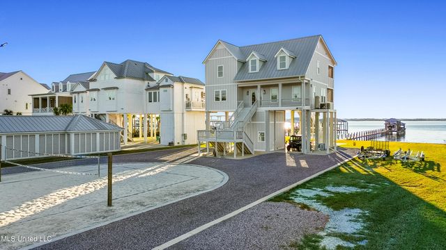 527 Sandy Hook Drive, Pass Christian, MS 39571