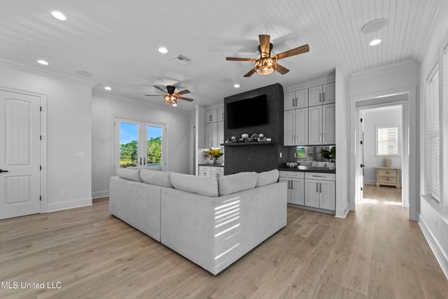 527 Sandy Hook Drive, Pass Christian, MS 39571