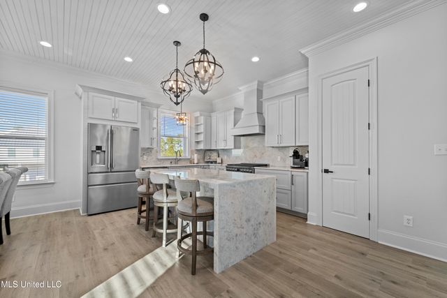 527 Sandy Hook Drive, Pass Christian, MS 39571