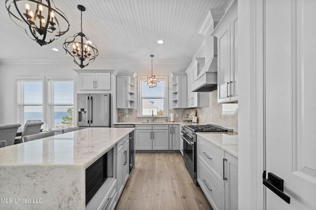 527 Sandy Hook Drive, Pass Christian, MS 39571