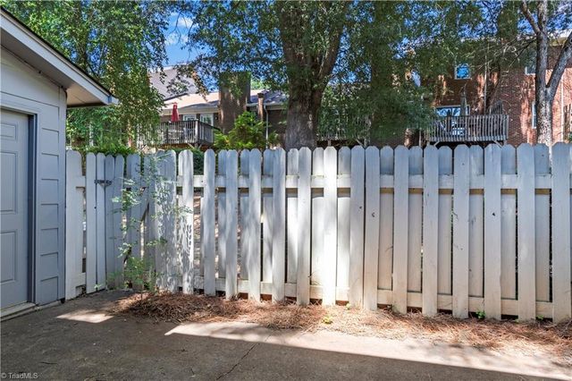 3138 Burke Mill Court, Winston-salem, NC 27103