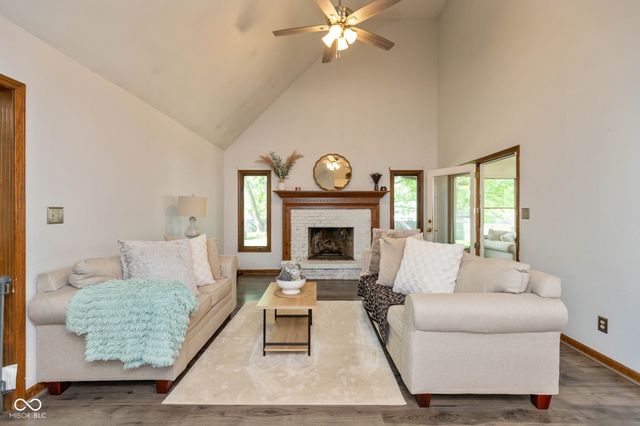 6 Marley Court, Whiteland, IN 46184