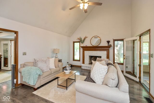 6 Marley Court, Whiteland, IN 46184