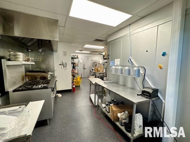 637 1ST Street, Silvis, IL 61282