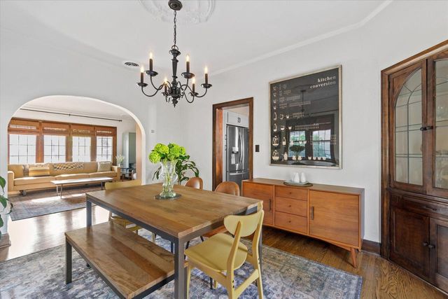 4914 N Woodburn STREET, Whitefish Bay, WI 53217