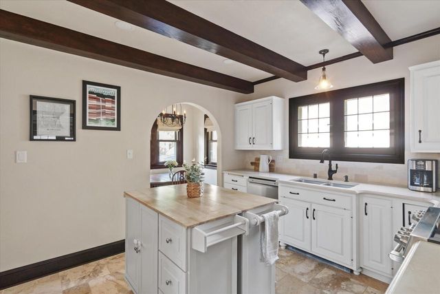 4914 N Woodburn STREET, Whitefish Bay, WI 53217