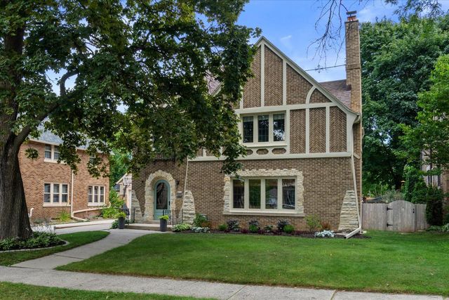 4914 N Woodburn STREET, Whitefish Bay, WI 53217