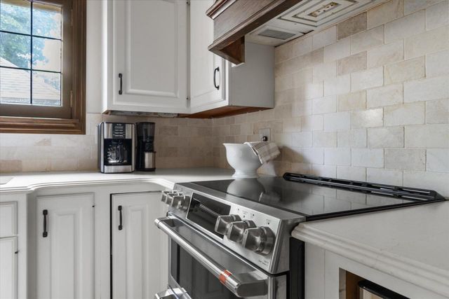 4914 N Woodburn STREET, Whitefish Bay, WI 53217