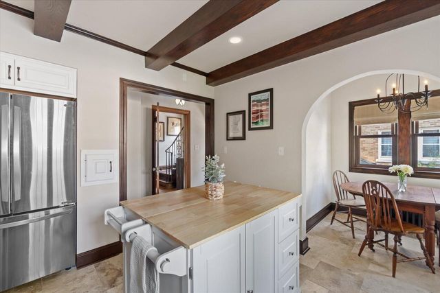 4914 N Woodburn STREET, Whitefish Bay, WI 53217