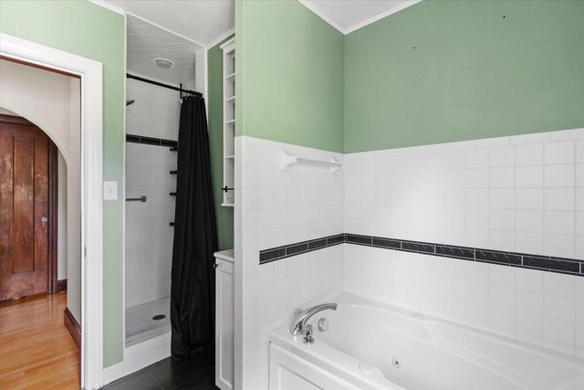4914 N Woodburn STREET, Whitefish Bay, WI 53217