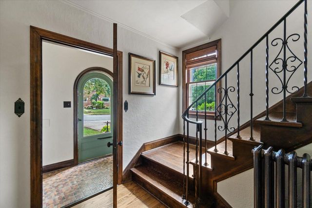 4914 N Woodburn STREET, Whitefish Bay, WI 53217