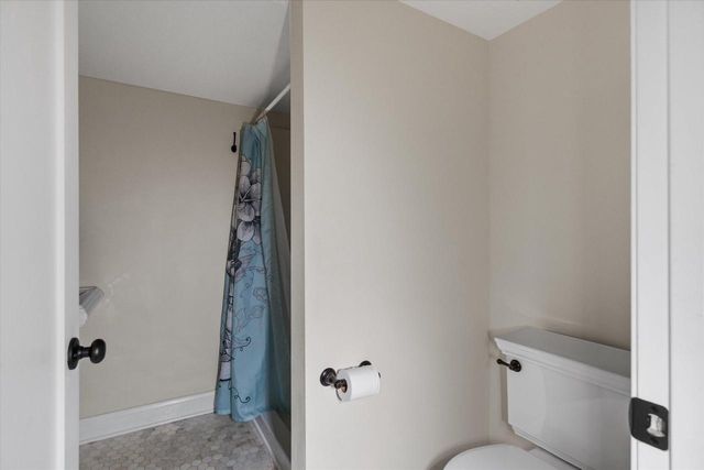 4914 N Woodburn STREET, Whitefish Bay, WI 53217