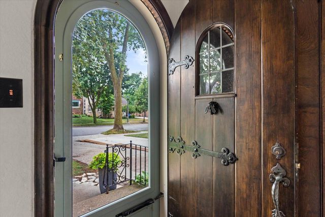 4914 N Woodburn STREET, Whitefish Bay, WI 53217