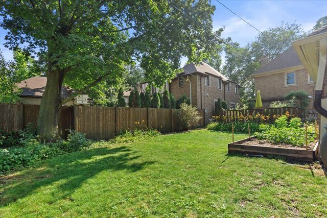 4914 N Woodburn STREET, Whitefish Bay, WI 53217