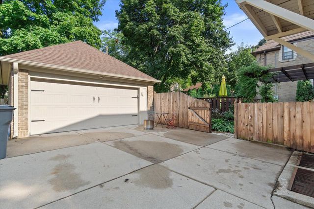 4914 N Woodburn STREET, Whitefish Bay, WI 53217