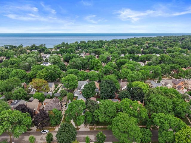 4914 N Woodburn STREET, Whitefish Bay, WI 53217