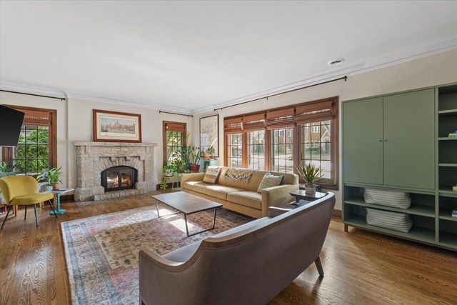 4914 N Woodburn STREET, Whitefish Bay, WI 53217
