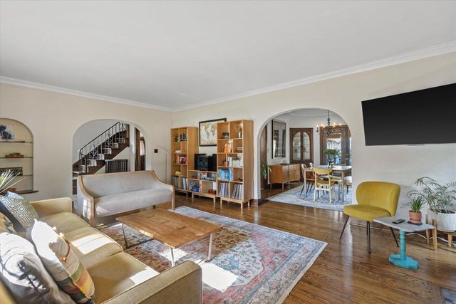 4914 N Woodburn STREET, Whitefish Bay, WI 53217