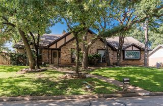 2500 High Oak Drive, Arlington, TX 76012