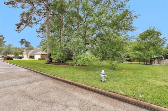 12645 Capricornus, Willis, TX 77318