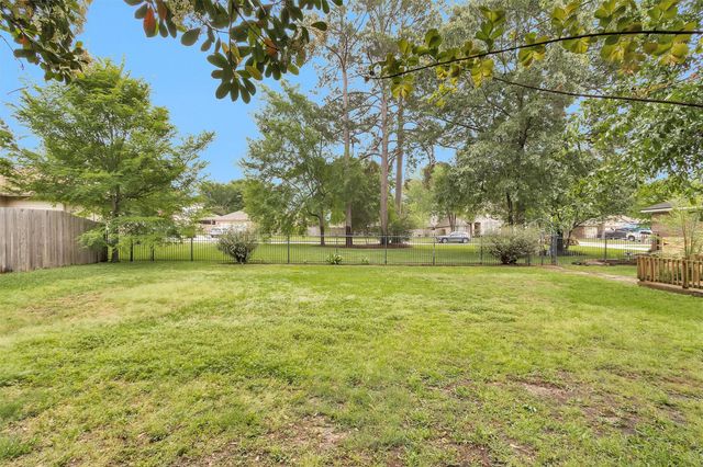 12645 Capricornus, Willis, TX 77318