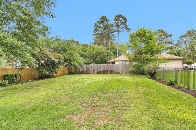 12645 Capricornus, Willis, TX 77318